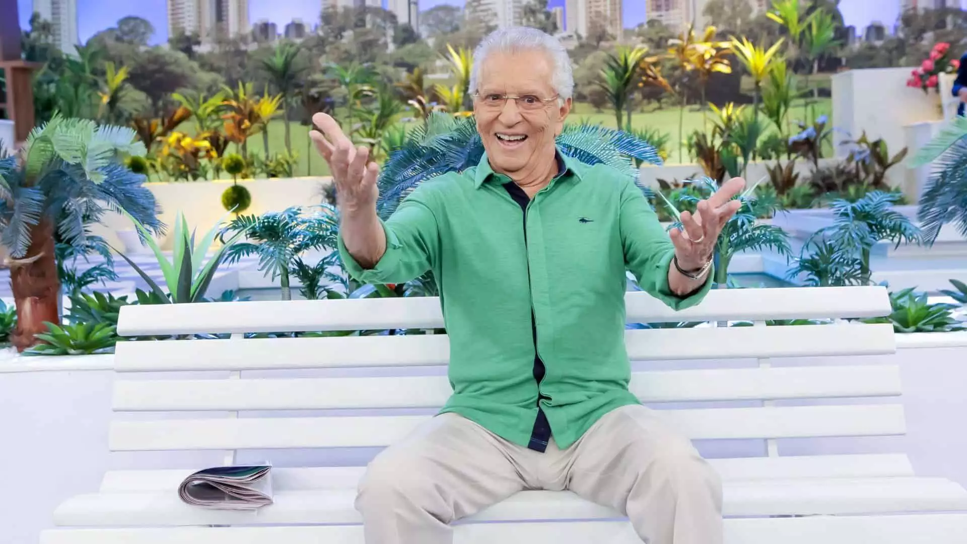 Carlos Alberto de Nóbrega abre o jogo sobre fim do “A Praça é Nossa” Rádio NN Carlos Alberto de Nóbrega abre o jogo sobre fim do “A Praça é Nossa” Rádio NN